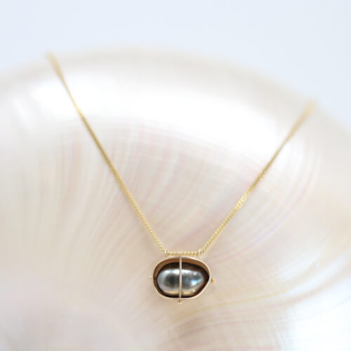 hilary finck, tahitian pearl necklace, captured pearl black pearl pendant